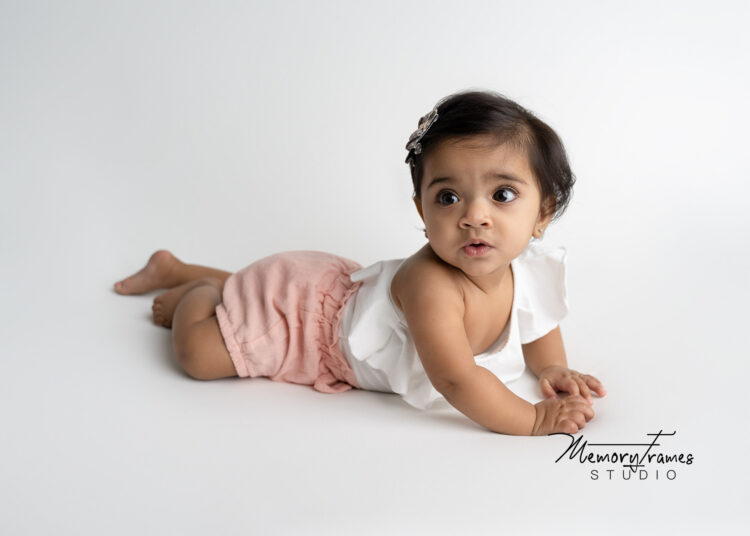 Waterloo baby photographer, Photographer for baby, New Dundee sitter photographer,