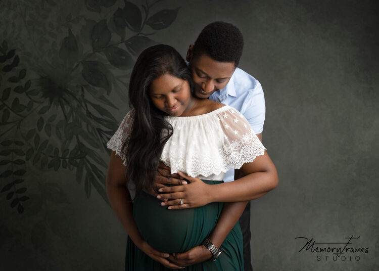 beautify couple posing in kitchener studio for maternity photoshoot, guelph posed maternity photoshoot, guelph outdoor maternity photoshoot