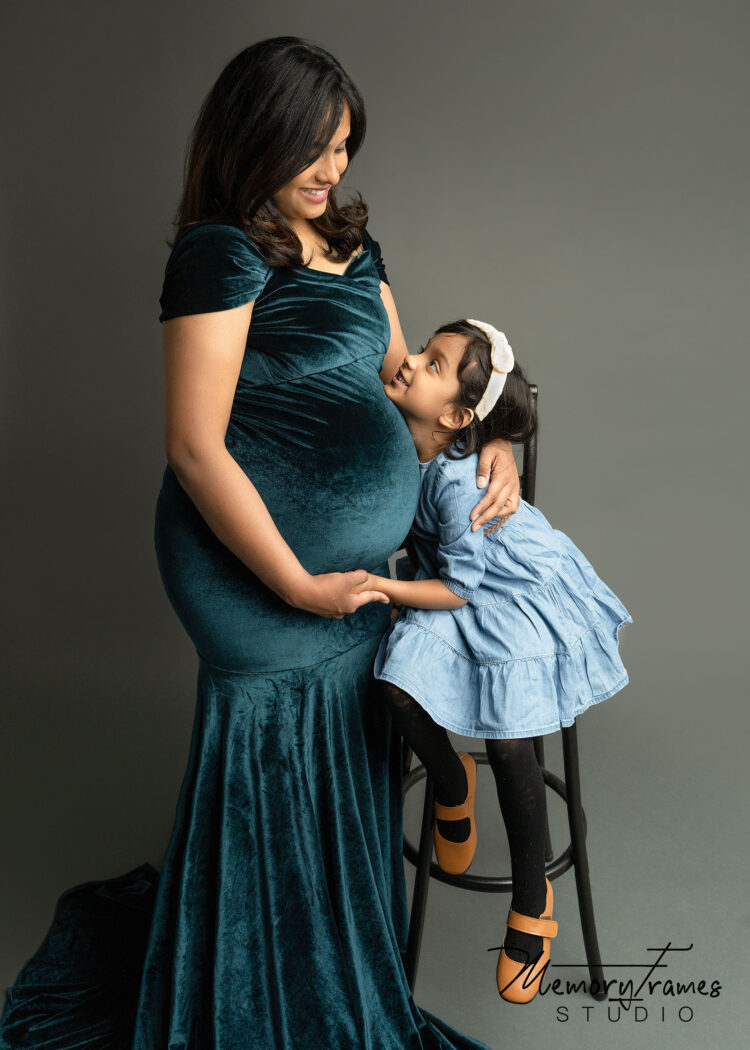 Best Kitchener maternity photographer, Best photographer Kitchener, Waterloo maternity photographer,