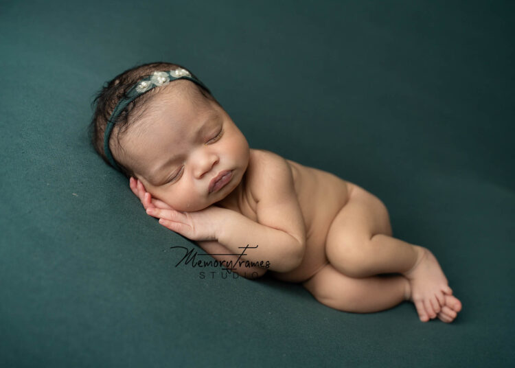 Newborn photographer close to me, Newborn photographer in my area, Newborn photographer huron,